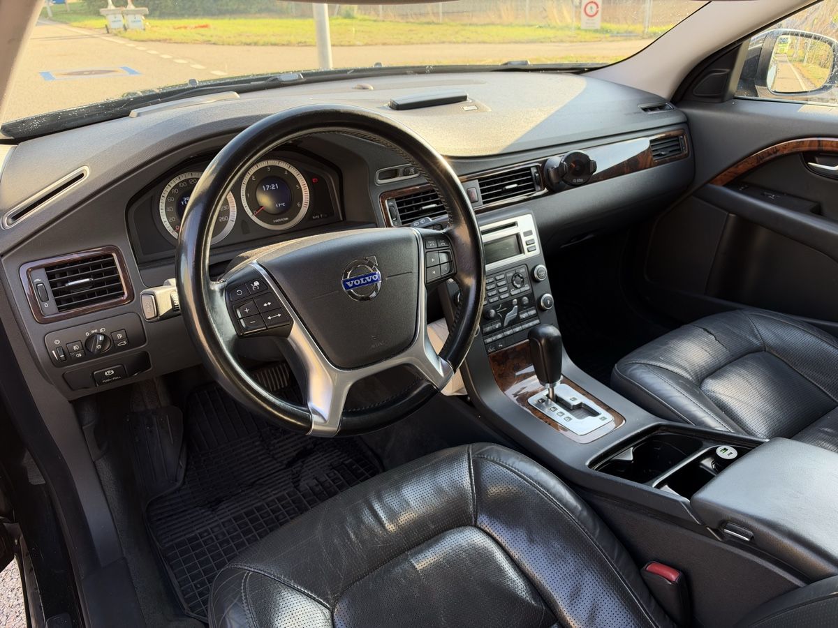 Volvo Autos: Volvo v70 D5 4x4 – D'occasion à Eiken par hipopo 4