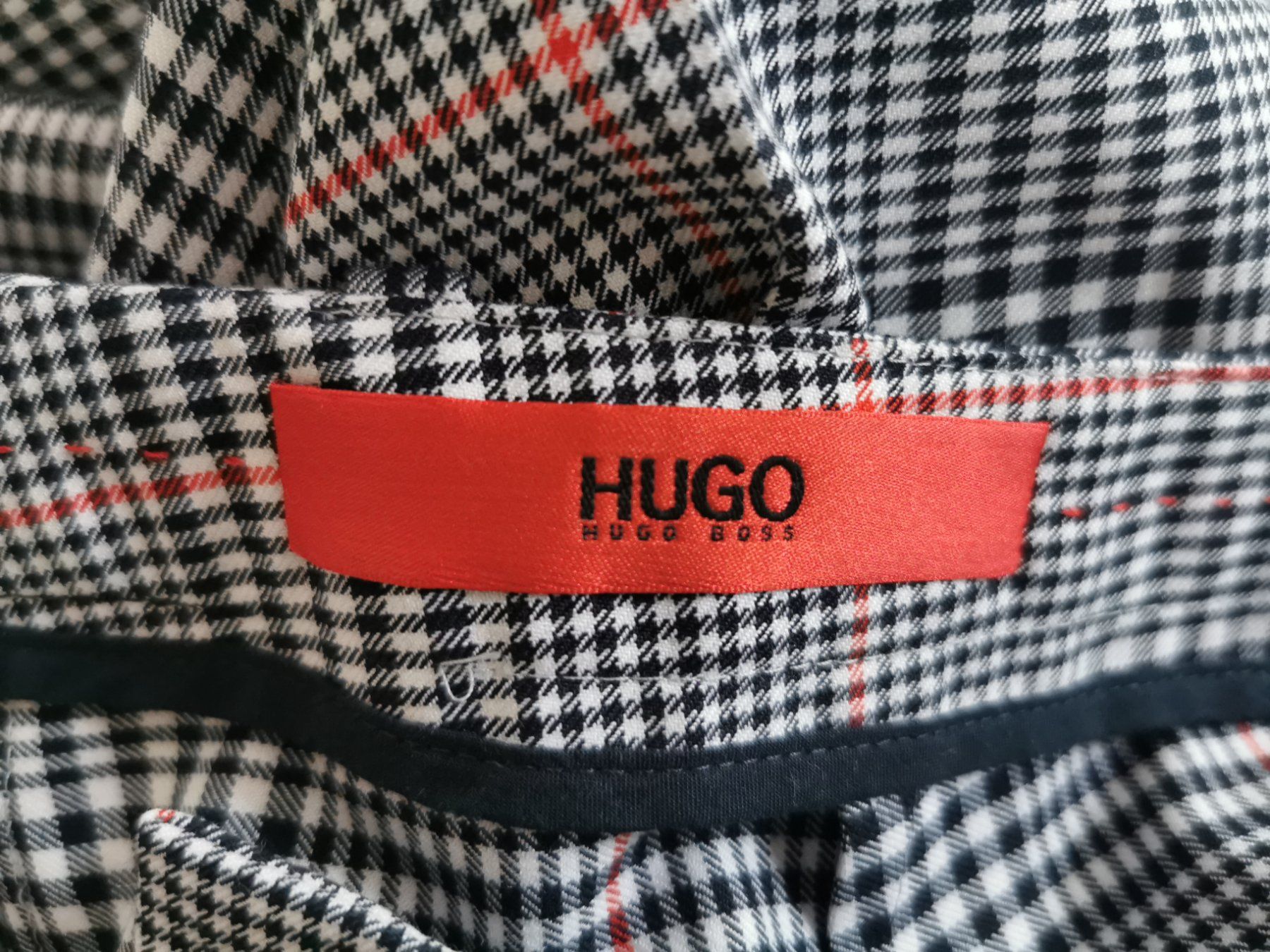 Hugo Boss Pantaloni: Hugo Boss Anzugshose Gr. 40 – Usato da gachnang venduto da tibus1 3