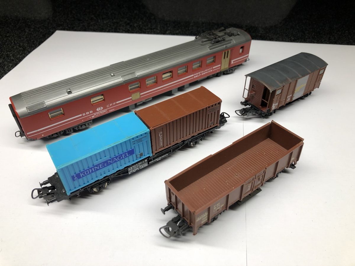 Lima Modellini di ferrovie: Lima 4er Set SBB Wagen Restaurant, Container/Güterwagen – Usato da Zweidlen venduto da Maerliharo_57