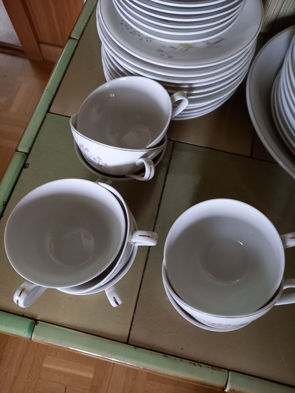 Geschirrsets: Essgeschirr Set mit Blumenmuster gebraucht – Gebraucht aus Schenkon von adano 3