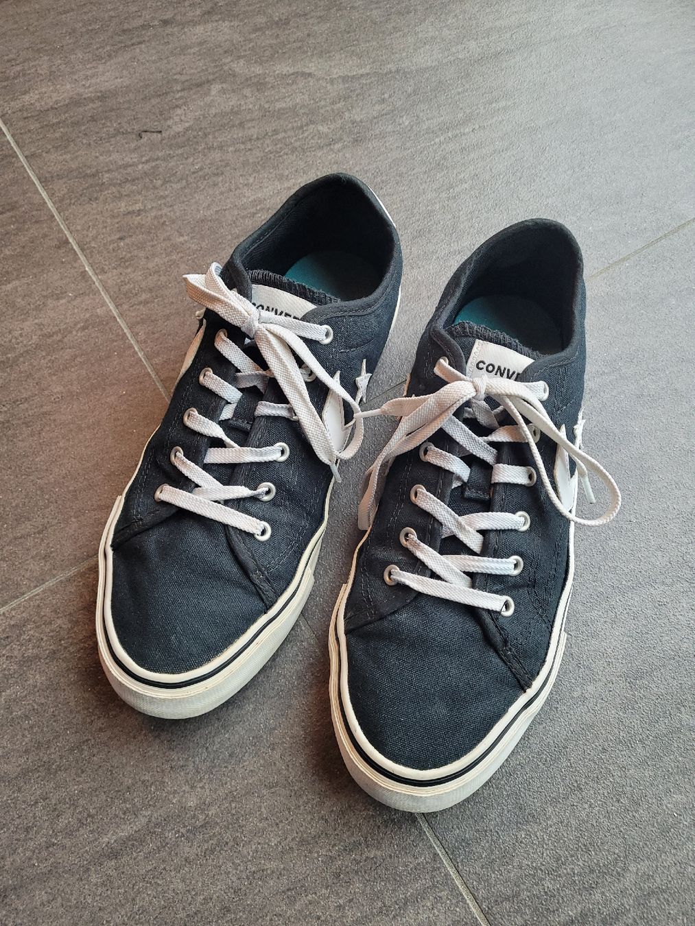 Converse Herrenschuhe: Converse unisexe, Taille 41 – Gebraucht aus Cernier von Moose6 3
