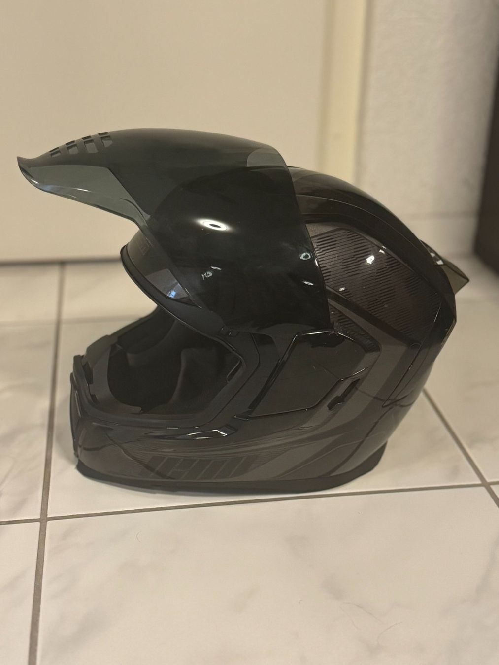 Caschi & visiere: Icon Motorrad Helm 3XL – Usato da Schinznach Bad venduto da Prosperos 4
