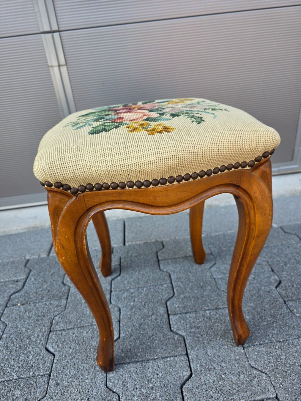Tabourets: Vintage Hocker Schemmel Polster Sessel Stuhl – D'occasion à Walterswil BE par Lonitti 1
