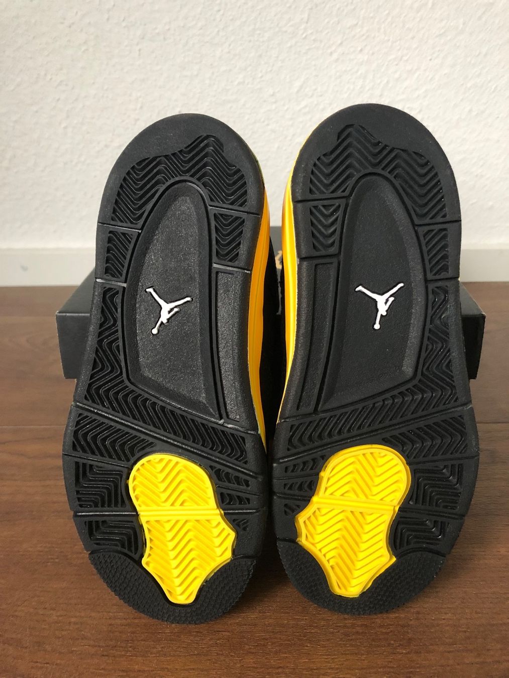 Nike Scarpe per ragazzi: Nike Jordan 4 Thunder (PS) EU31.5 – Nuovo e nell'imballaggio originale da Baar venduto da tortuga72 3