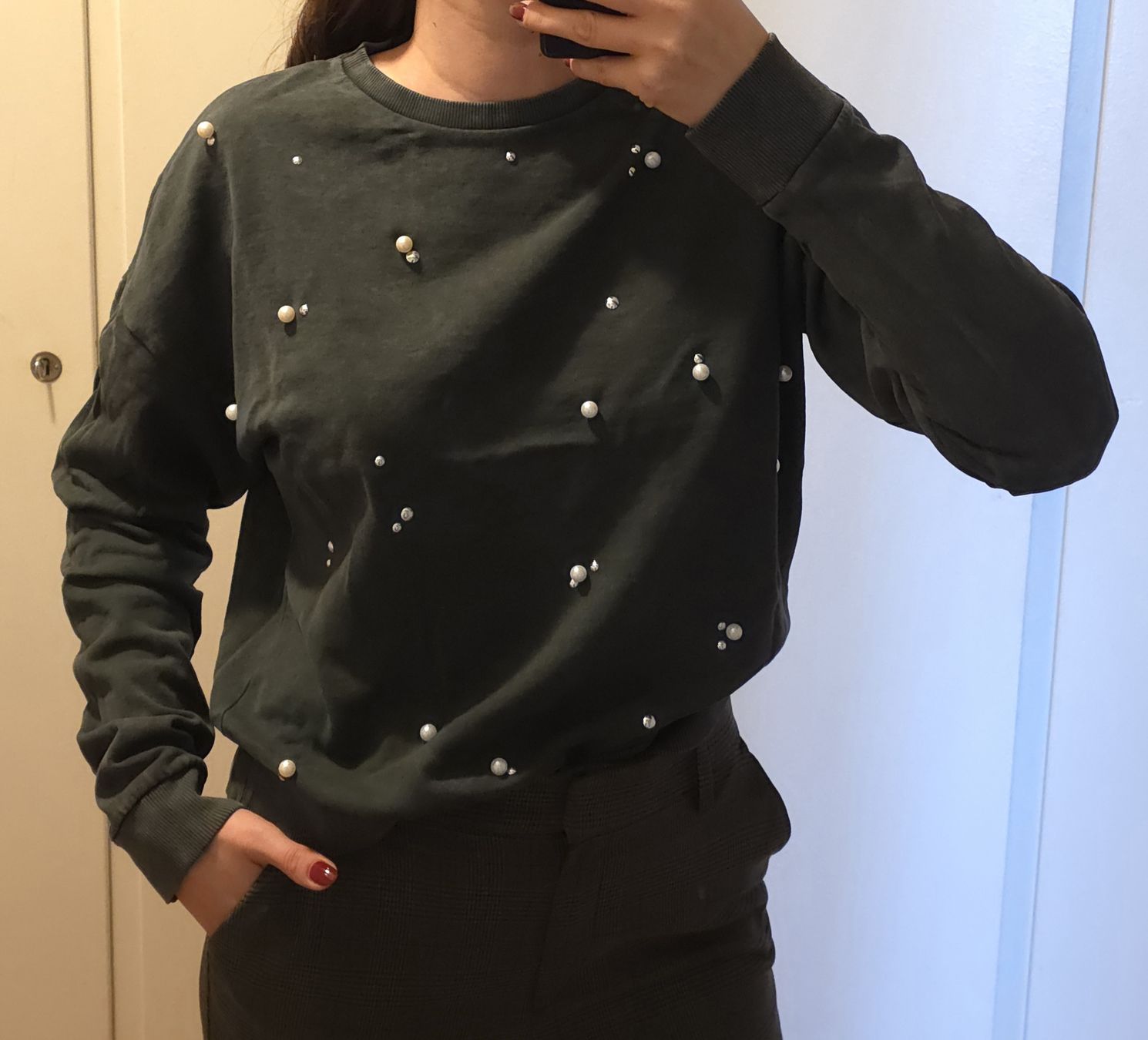 C&A Maglioni & Felpe: C&A Shirt / Pullover mit Perlen, Grösse M – Nuovo (secondo la descrizione) da St Gallen venduto da vir_5kgt