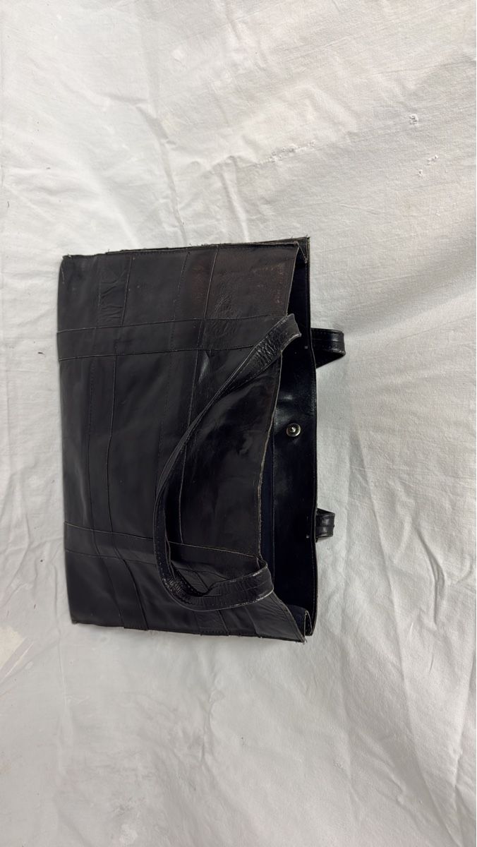 Valigie & Borse: Elegante schwarze Leder-Tasche, Patchwork-Stil – Usato da Rickenbach b. Wil venduto da Keks42