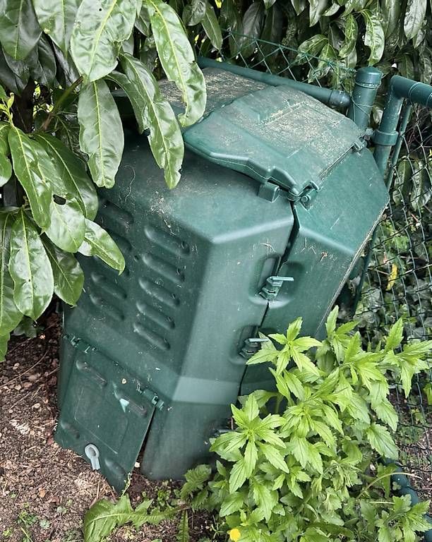 Box contenitori: Composteur de jardin - à donner – Usato da Gland venduto da fzarur