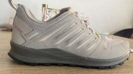 Lowa Sportschuhe grau hell neuwertiger Zustand