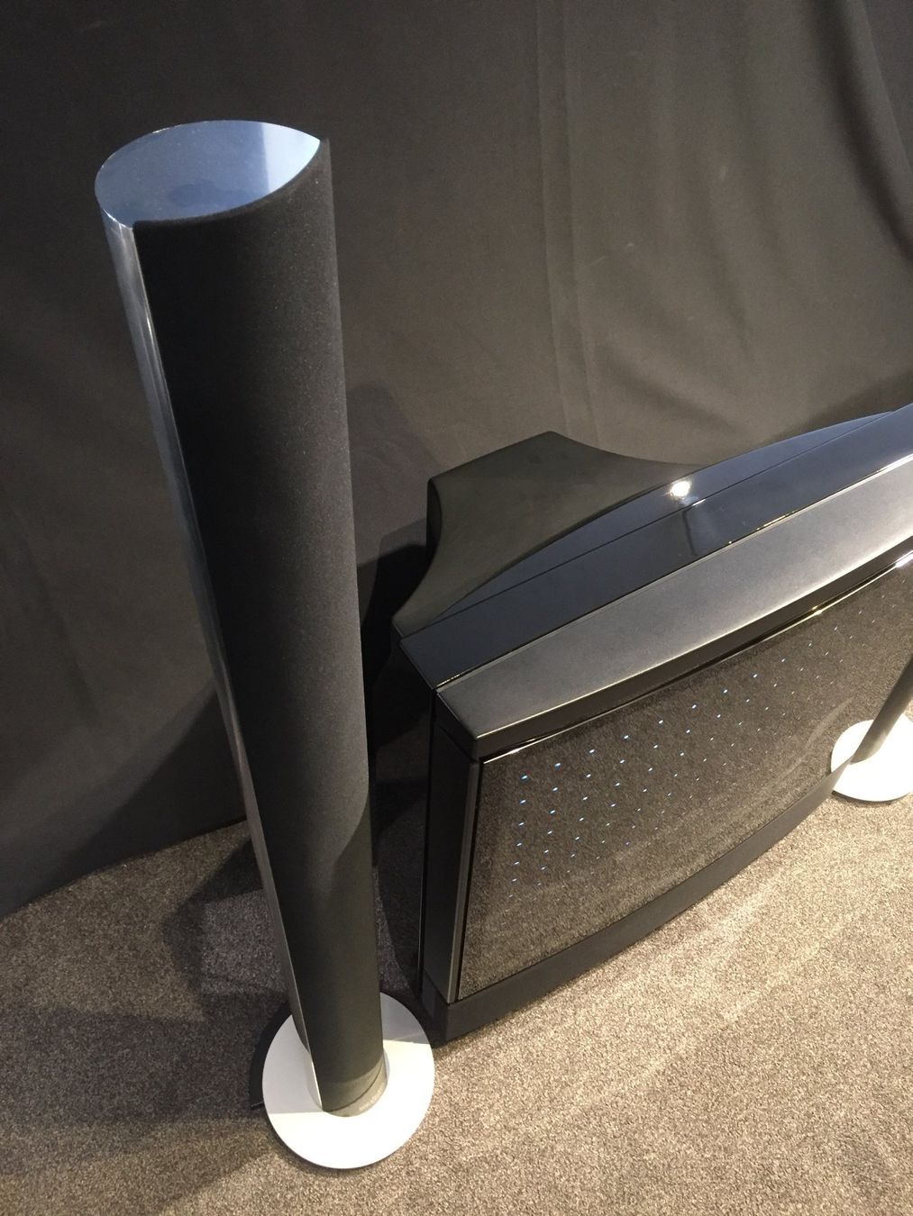 Bang & Olufsen Televisori: Bang & Olufsen MX6000 mit Beolab2500 – Usato da Würenlingen venduto da Schneiderhifi 6