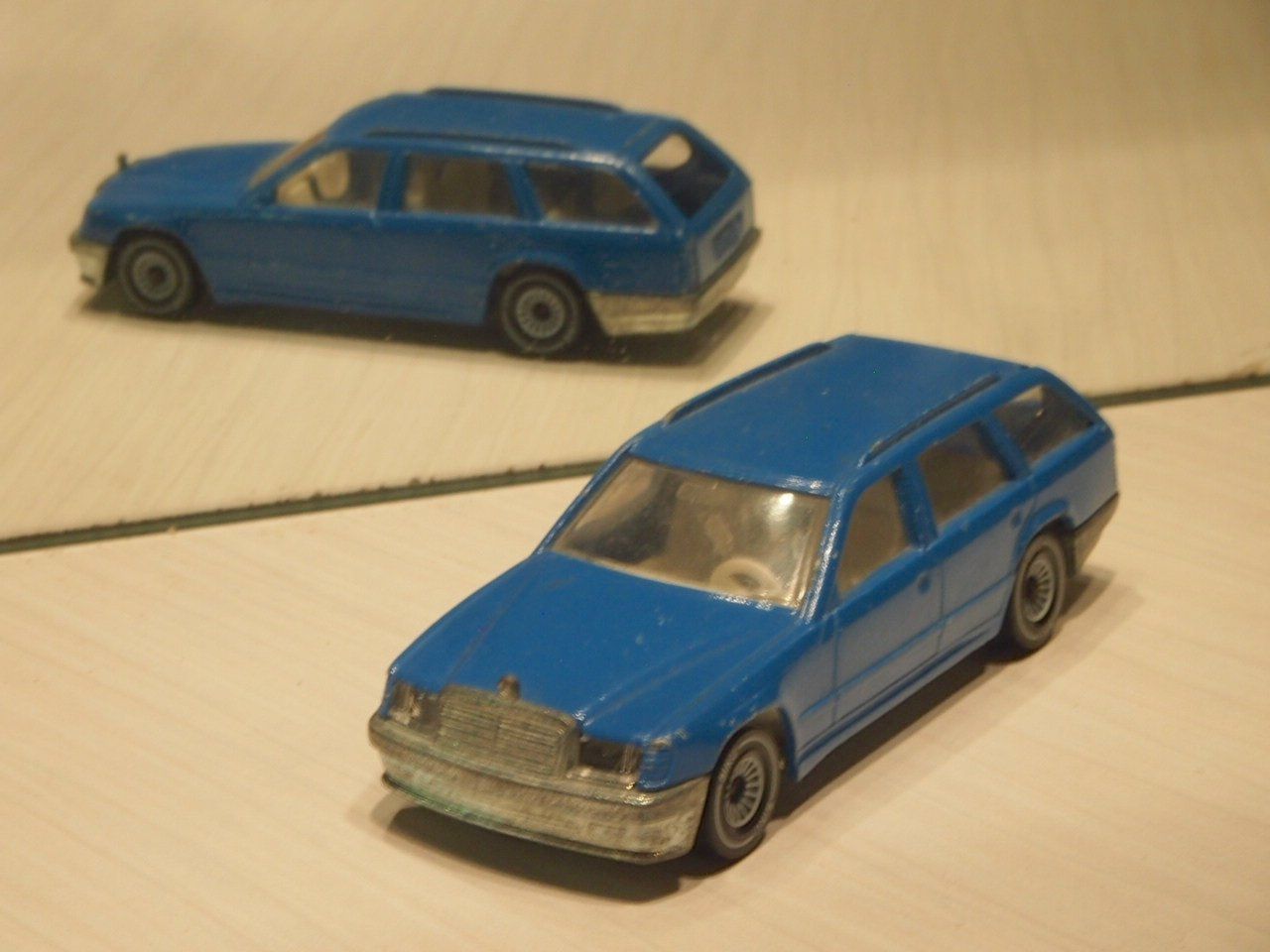 Siku Modellautos: Mercedes Benz 300 TE - Siku – Gebraucht aus Winterthur von 602ccm