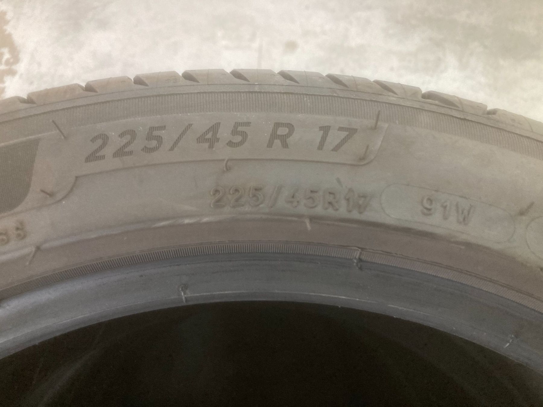 Michelin Pneus & Kompletträder: 225/45R17 Sommerpneu Michelin – Gebraucht aus Cham von WB2223 2