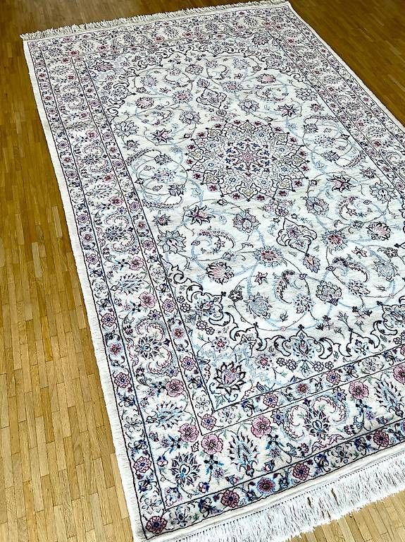 Nain Teppiche: Neuer authentischer Perser teppich mit Seide Nain – Neu (gemäss Beschreibung) aus Bülach von S.Khansari 1