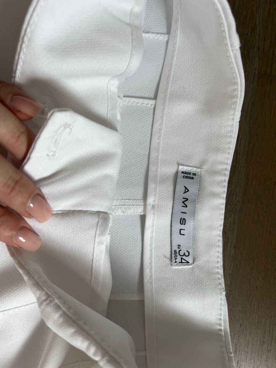 Pantaloni: Weisse Shorts – Usato da Kriens venduto da Krienserin_T 4