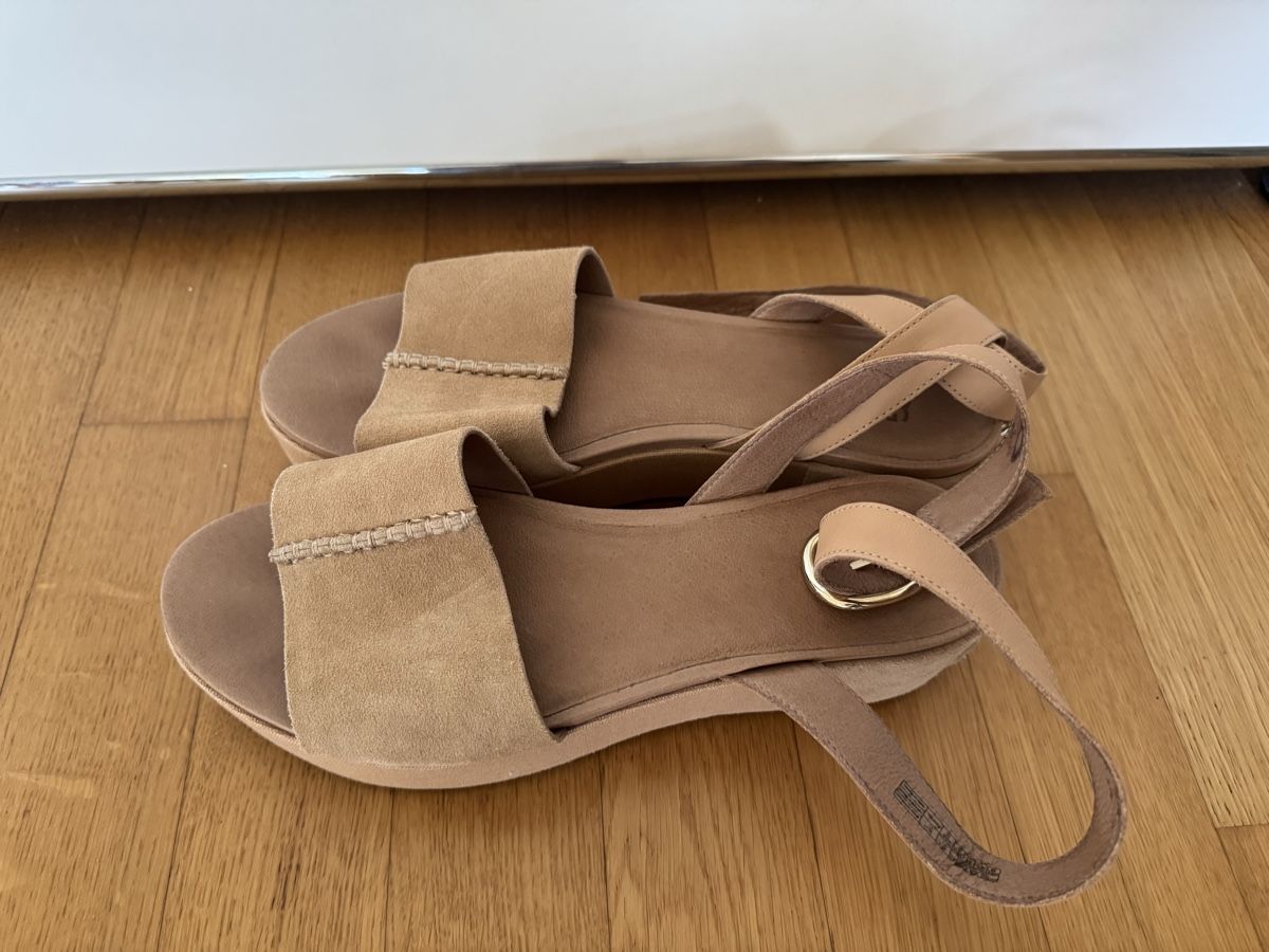 Ugg Scarpe da donna: UGG Sandalen, Gr 41 – Usato da Buchrain venduto da Knitsrek