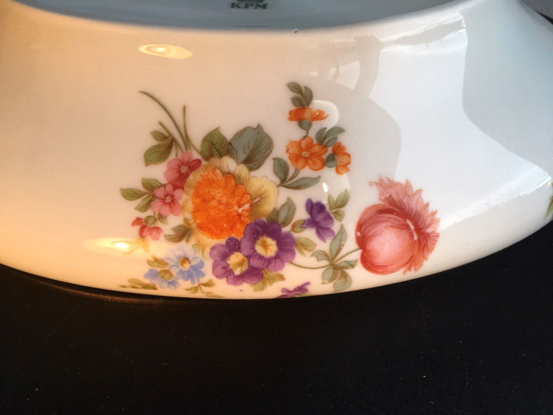 Ciotole: KPM Porzellanschale mit Blumendécor – Usato da Basel venduto da citystore 2