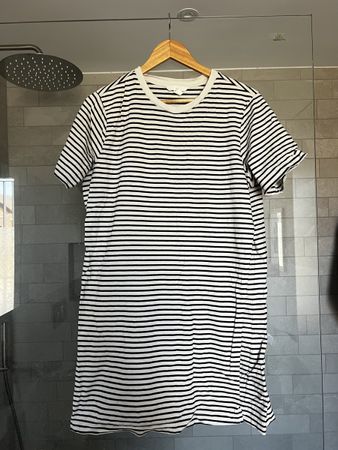 Schwangerschaft black & white dress with breastfeeding acces