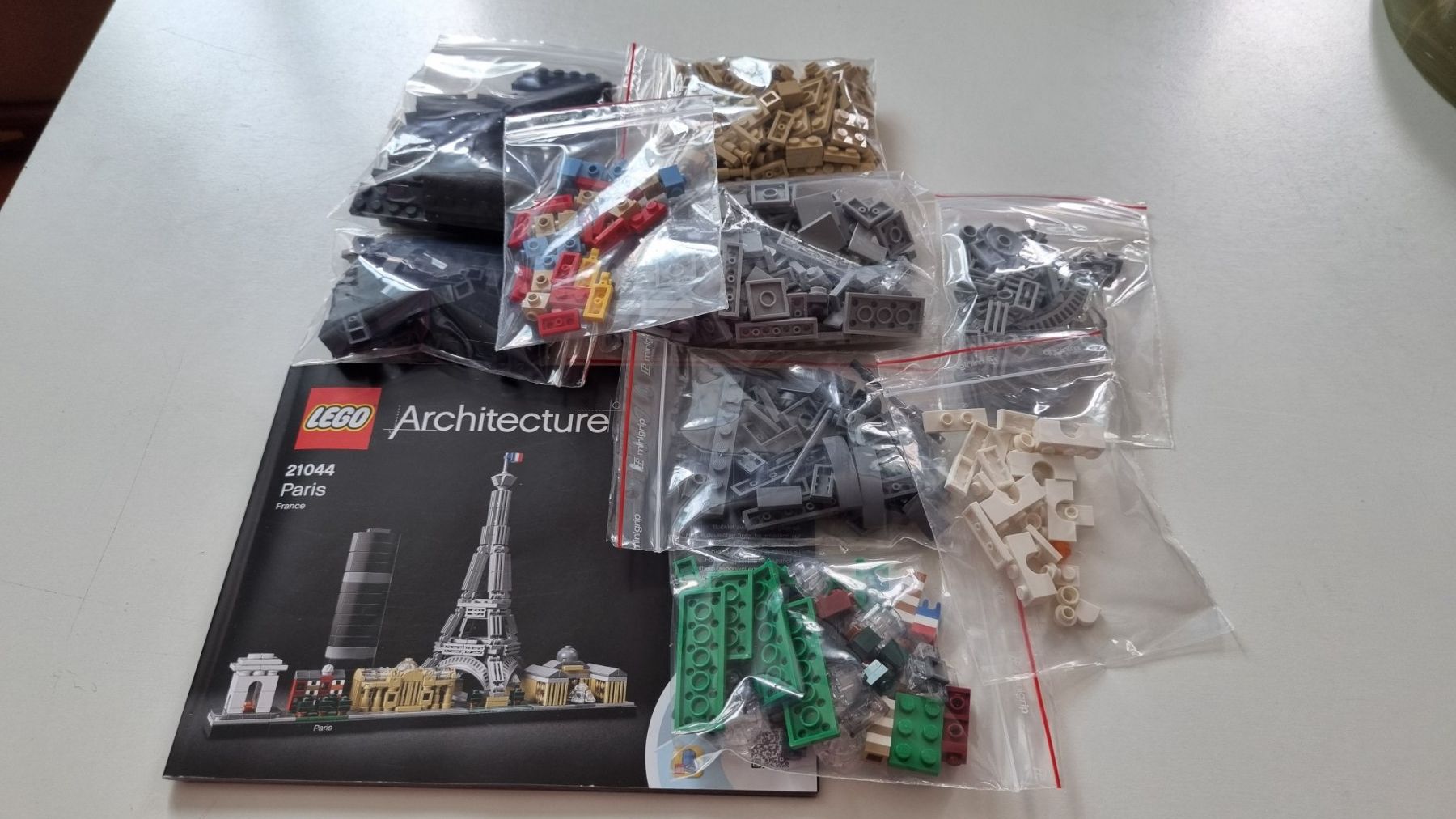 Lego Kit di costruzioni: Lego PARIS 21044 – Usato da La Chaux-de-Fonds venduto da mikilo1 2