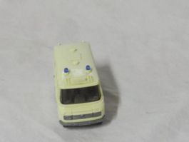 WIKING  MERCEDES AMBULANZ   1:87   UNBESPIELT