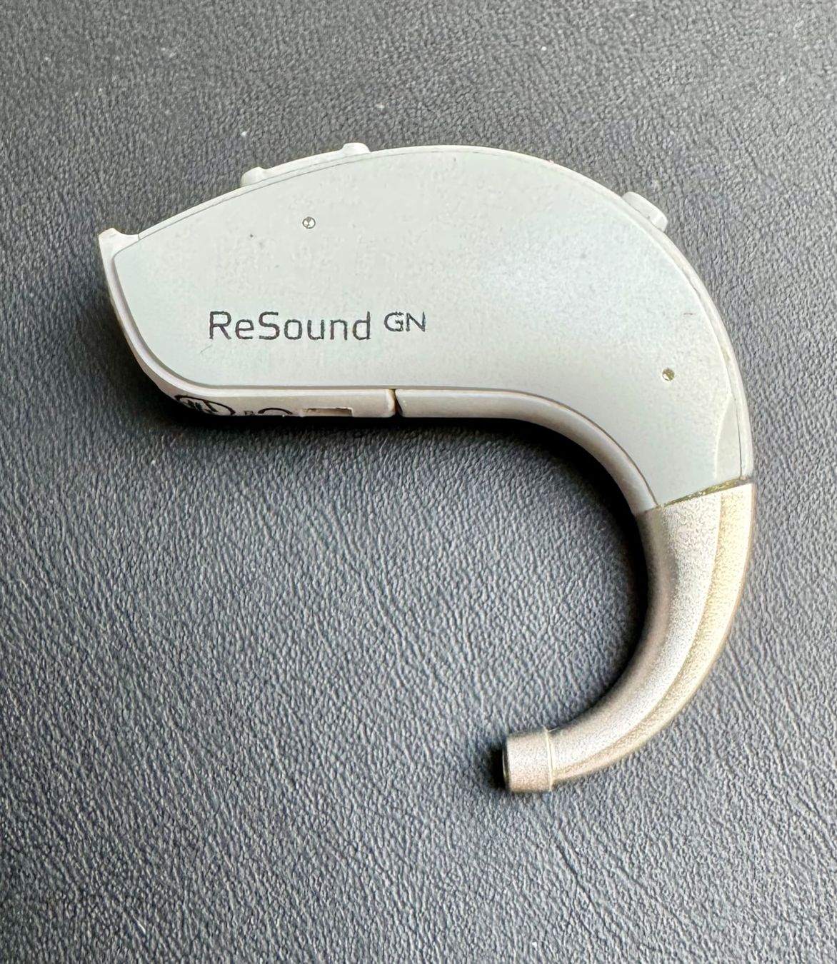 Attrezzature mediche: ReSound GN Hörgerät KE288 DWH Rechts – Usato da Hermetschwil-Staffeln venduto da Mobile2013