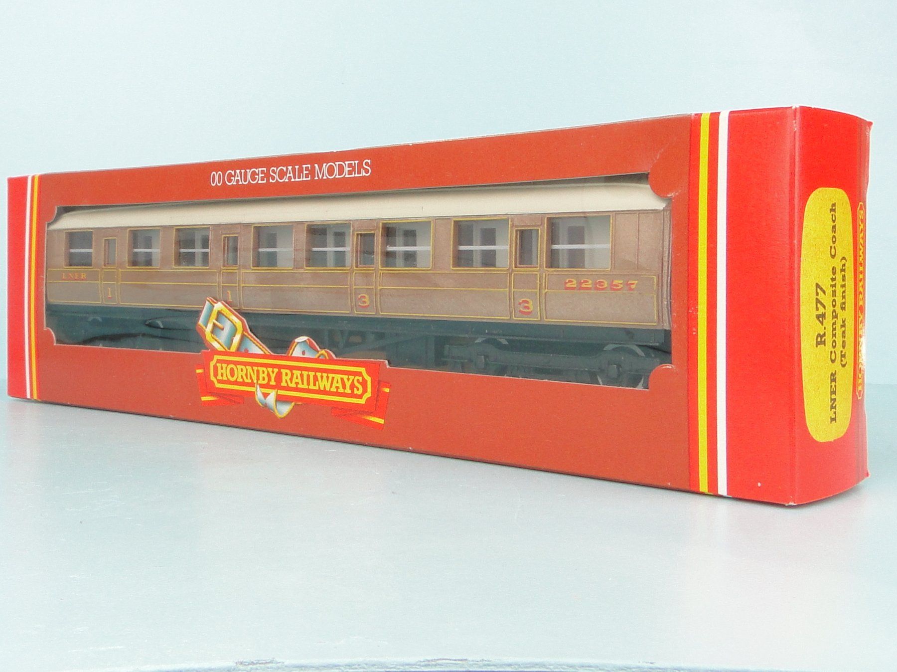 Hornby Modellini di ferrovie: Hornby R 477 LNER Coach – Usato da Bülach venduto da cann11 9