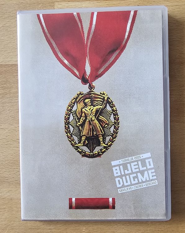 Tous les DVDs: Bijelo Dugme – Turneja 2005 DVD (Sarajevo☆Zagreb☆Beograd) – D'occasion à Staffelbach par Ddado01