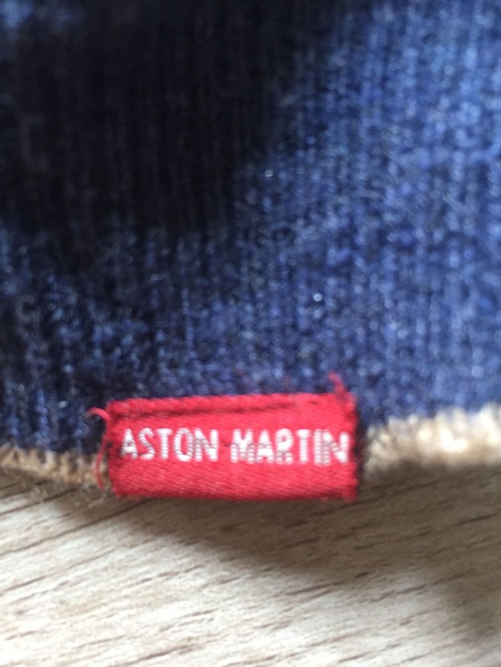 Pullover & Sweatshirts: Aston Martin Wool Sweater – Gebraucht aus Winterthur von niemim 1