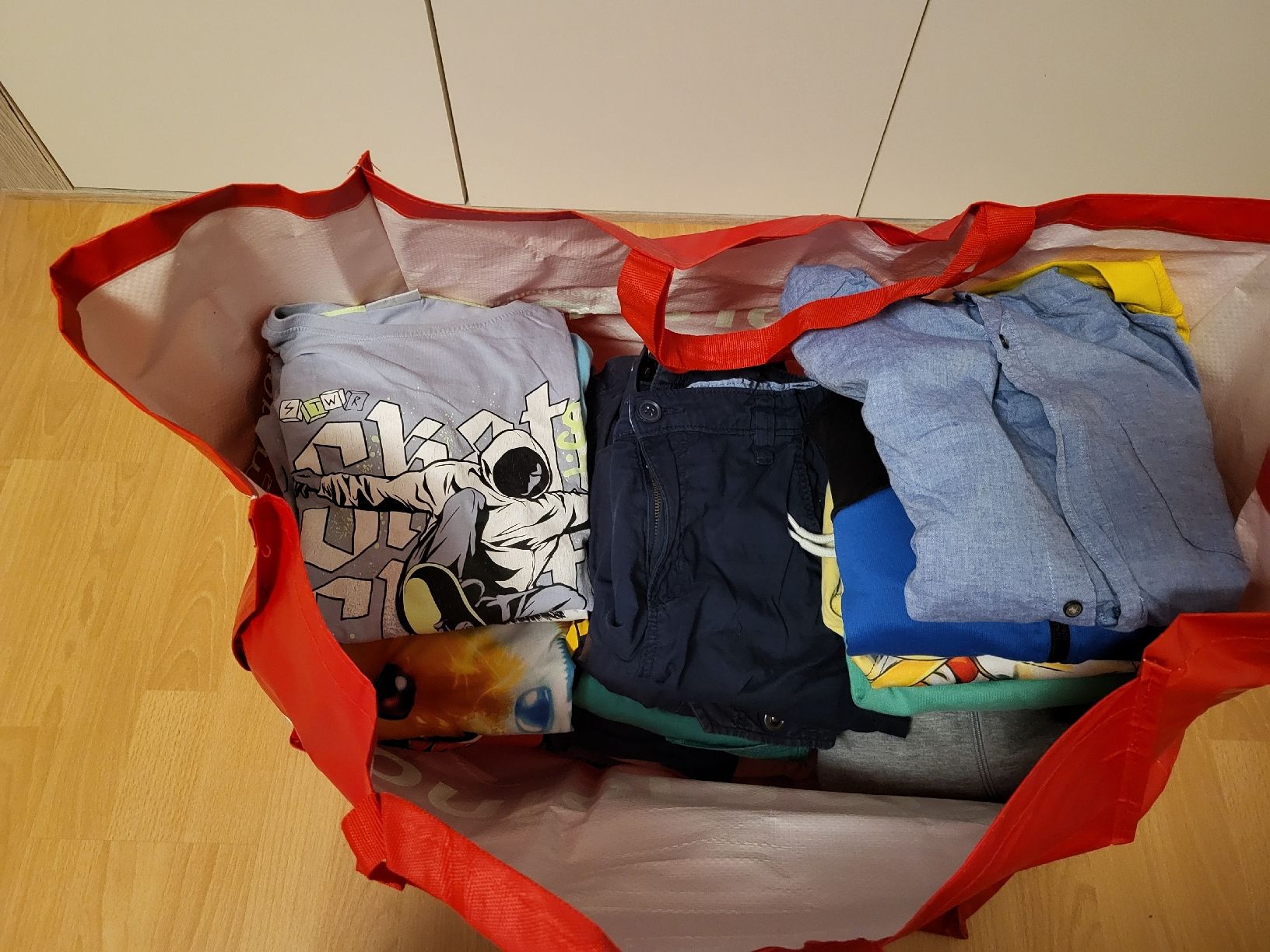 Lotti & Set di vestiti: kleider Paket – Usato da Ebikon venduto da Jvan6