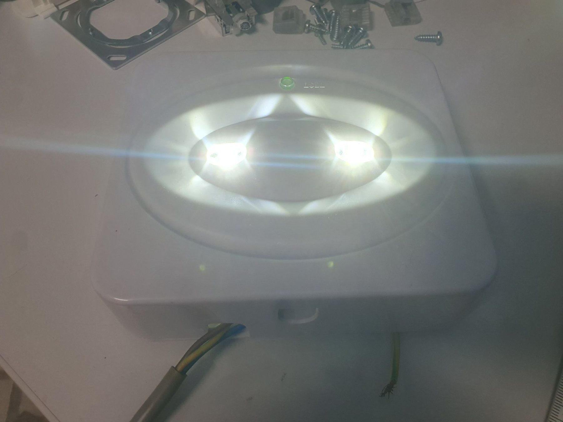 Lampade: Sicherheitsleuchte MICRO AP Not LED OHNE Batterie/AK – Usato da Zürich venduto da Alibaba1234