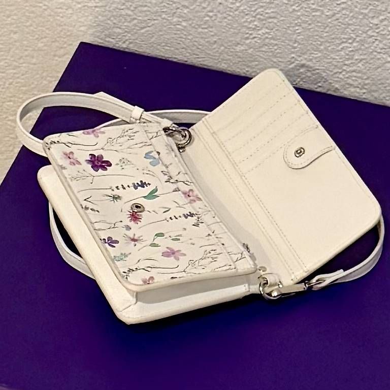 Manor Borse da donna: Mini Tasche neuwertig Weiss mit Blumen – Usato da Liestal venduto da bodrum1978 2
