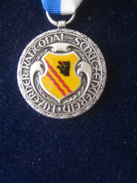 Medaglie: Luzerner Stich 1984 emailliertes Gemeindewappen Romoos – Nuovo (secondo la descrizione) da Luzern venduto da Horoskop1 1
