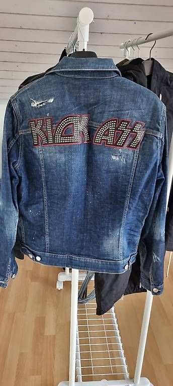 Vestes: NEU! Dsquared2 Kick Ass Jeansjacke, Gr. 44 – D'occasion à Hombrechtikon par goe_f996