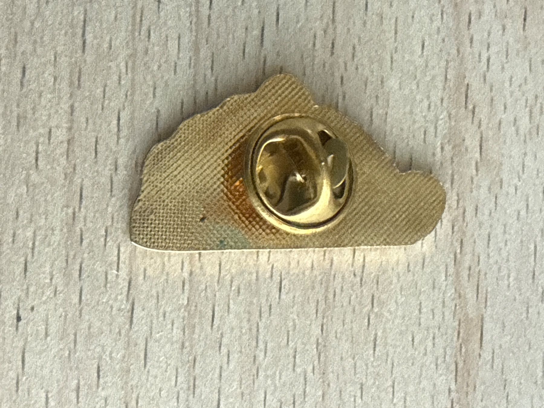 Placchette & Badge: Pin  Airlux "Das Luftbett" – Usato da Glattbrugg venduto da Schweigmatt 1