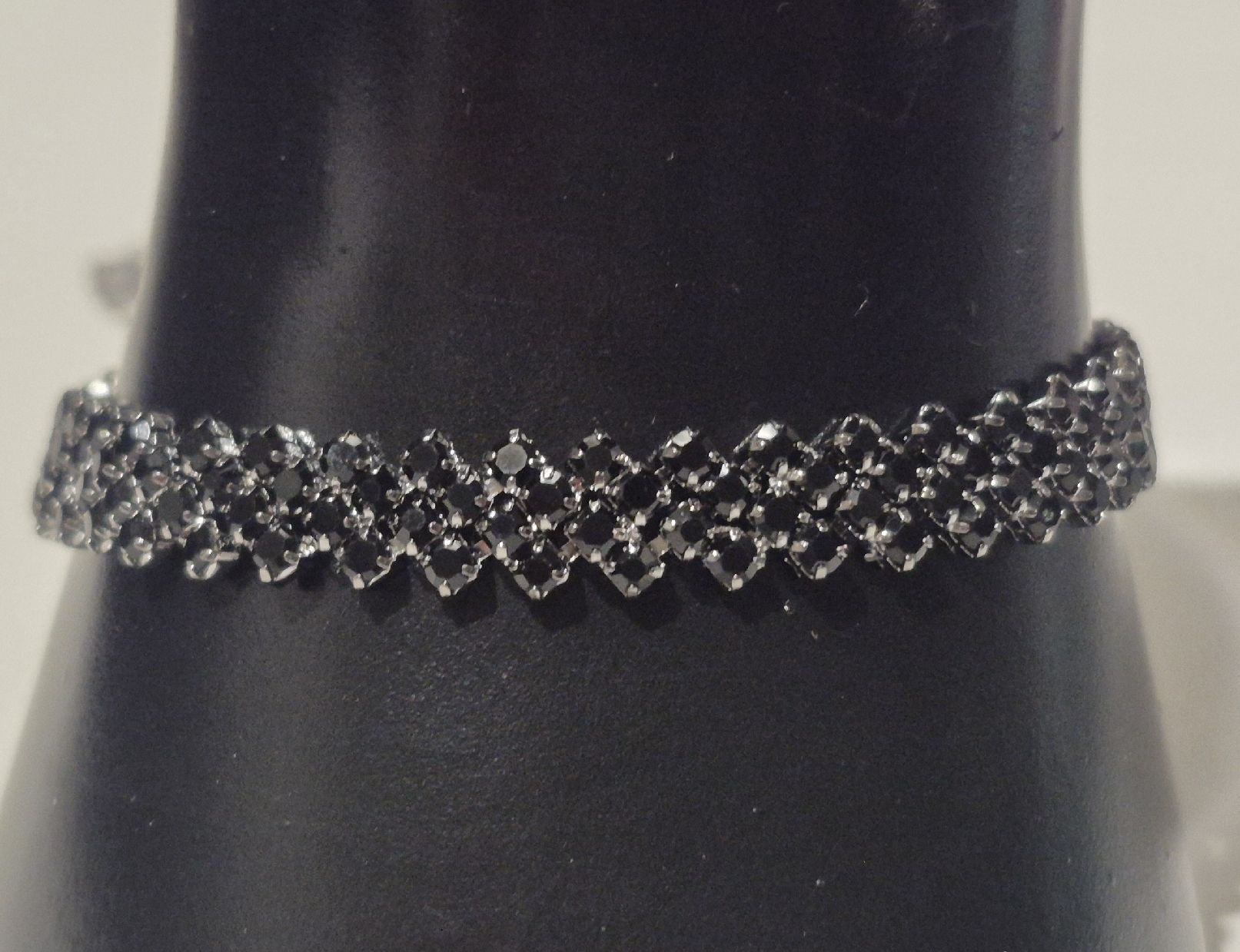 Armbänder & -reifen: Bracciale donna con strass neri  – Neu (gemäss Beschreibung) aus Giubiasco von Stefaniav 2