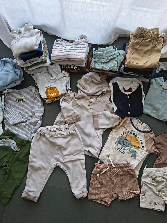 Lotti & Set di vestiti: Sehr grosses Kleiderpaket Grösse 68 – Usato da Näfels venduto da Carmii 1