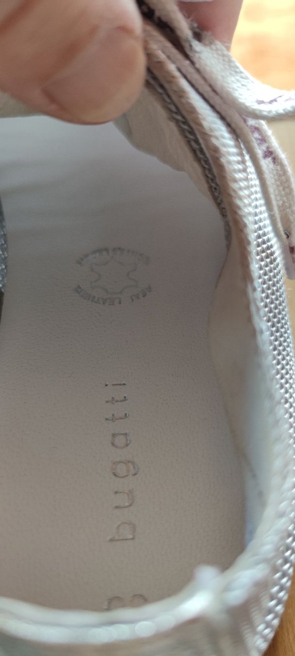 Bugatti Scarpe da donna: Damenschuhe Sneakers Bugatti  gr. 38 – Usato da Schweizersholz venduto da fuchs06 2