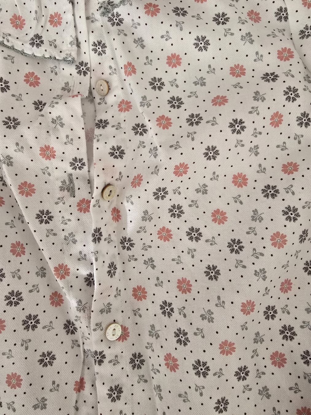 Camicette, T-shirt & Top: ZY Girl's Floral Button-Up Blouse  – Usato da bern venduto da gsh_2w9d 2