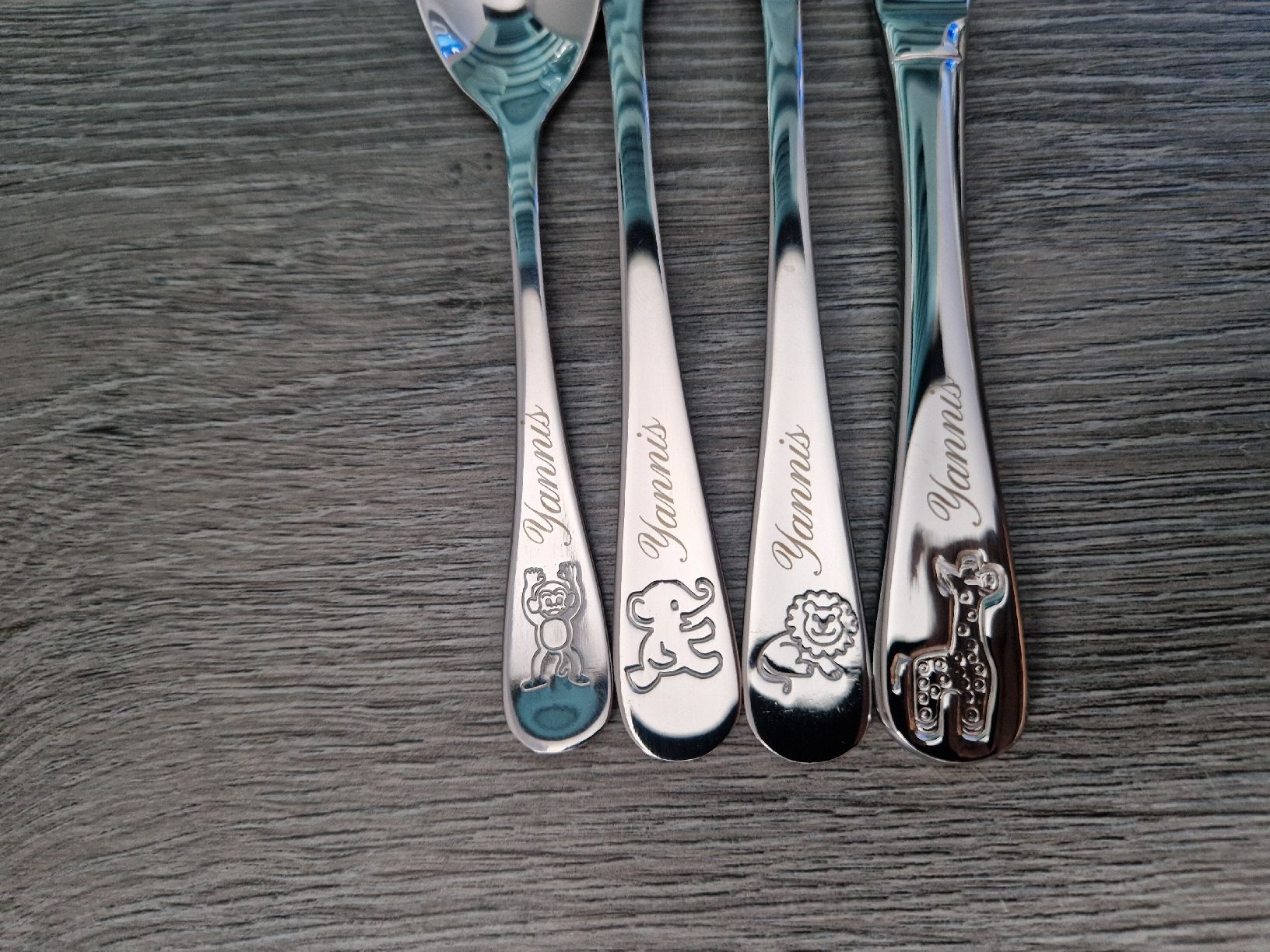 Set di posate: Besteckset mit Gravur – Nuovo e nell'imballaggio originale da Jegenstorf venduto da Nilo_92