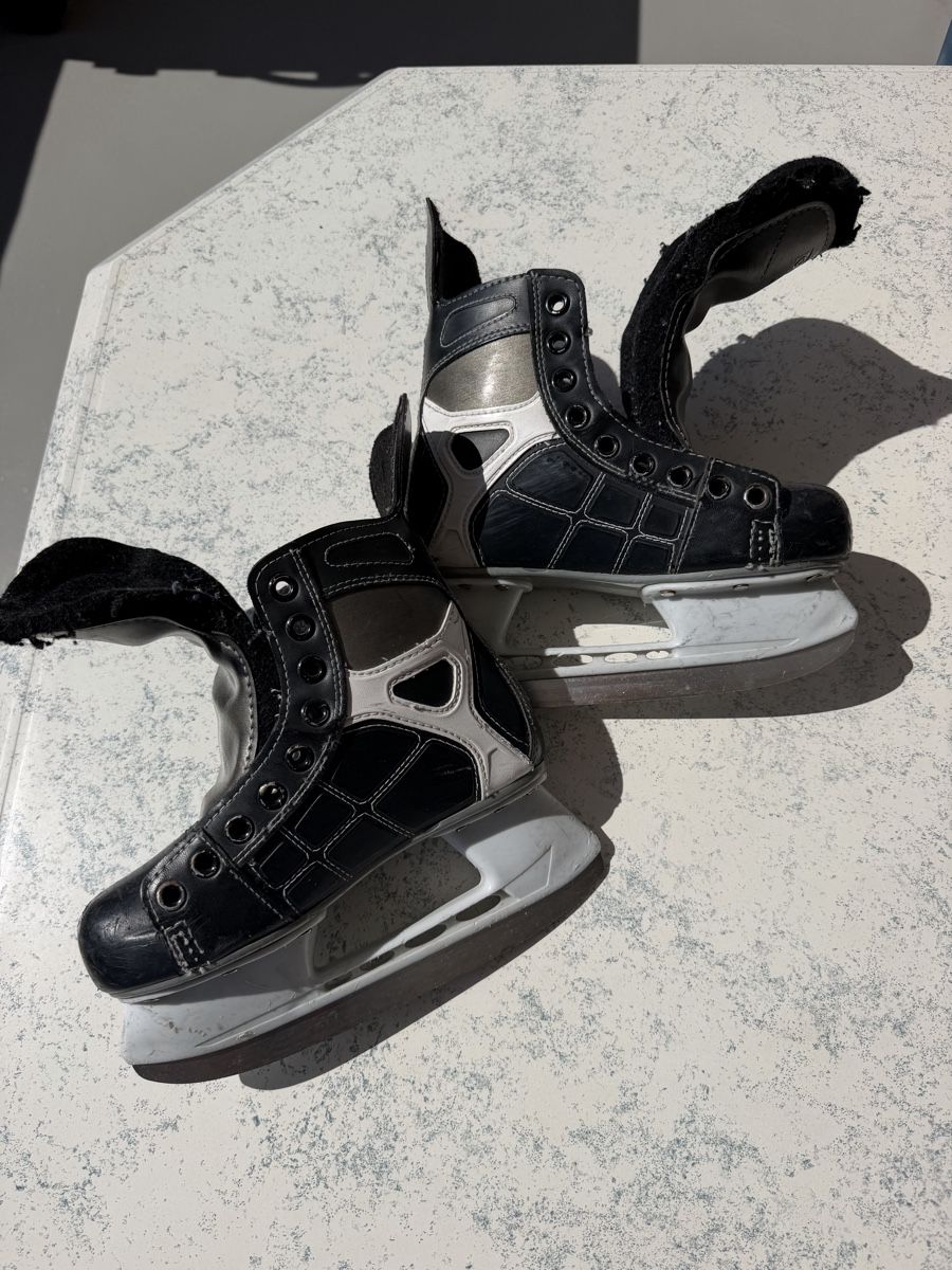 Ccm Pattini da ghiaccio: CCM Schlittschuhe, Grösse 33 – Usato da Bülach venduto da VP7773 1