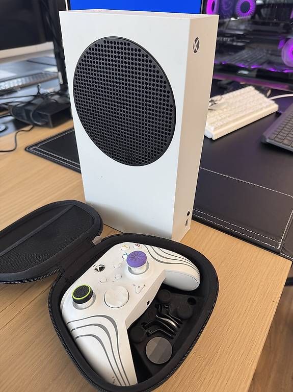Console: Xbox Series S | Controller – Nuovo (secondo la descrizione) da Emmenbrücke venduto da Vlado966 1