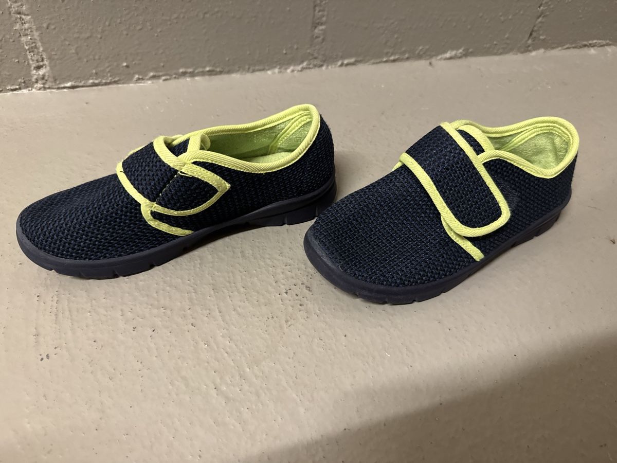 Chaussures garçon: Kinder Hausschuhe Grösse 31 – D'occasion à Zürich par zd_1965 1