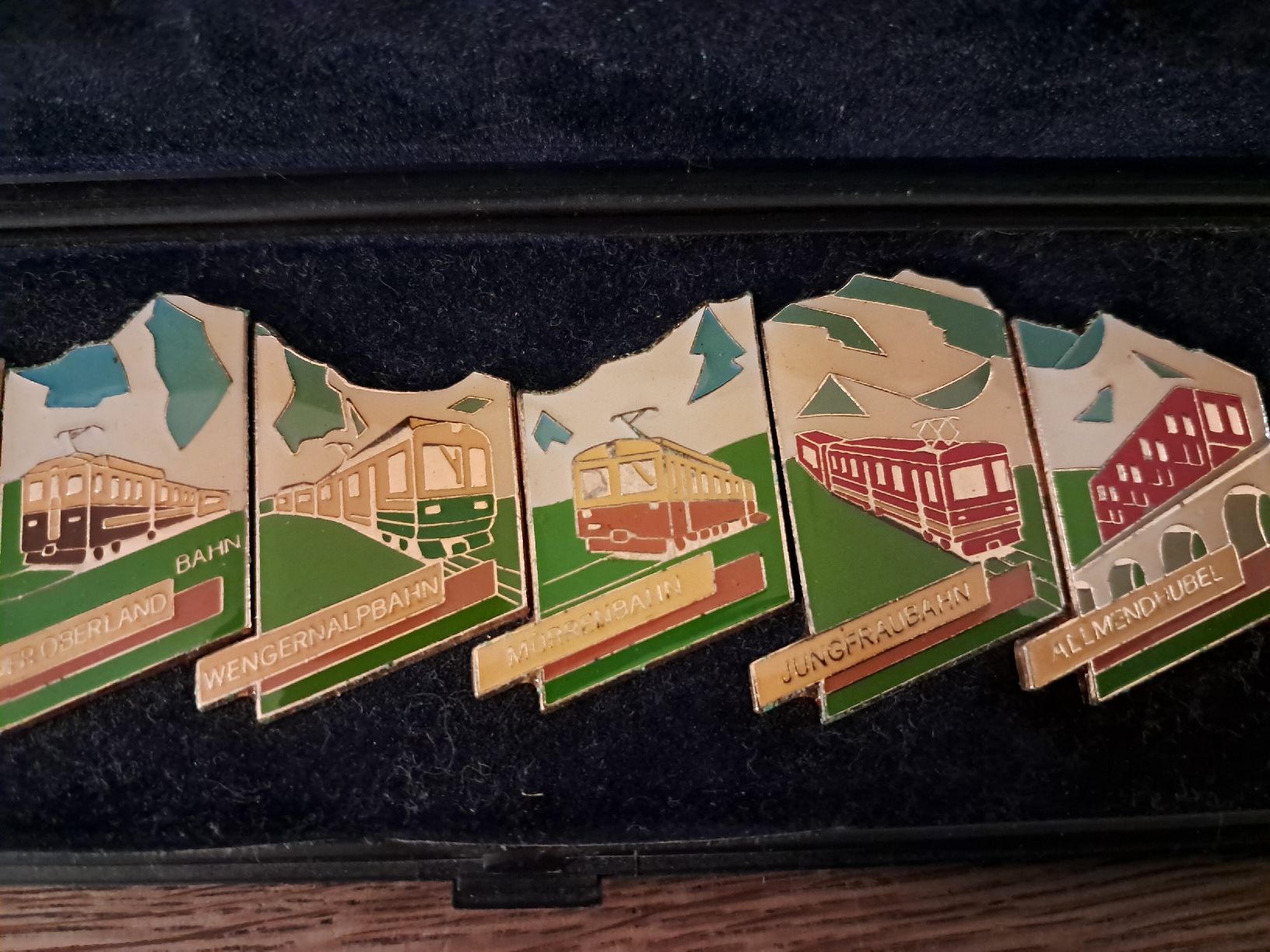 Broschen & Nadeln: Pins Jungfrau-Region Set 7 Stück – Gebraucht aus Nidau von Darkpooh 2
