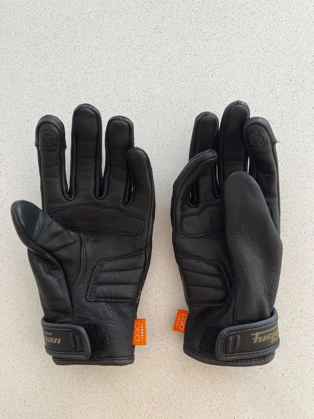 Guanti & manicotti: Gant Moto Femme Small – Usato da Sugiez venduto da pac_5swd 1