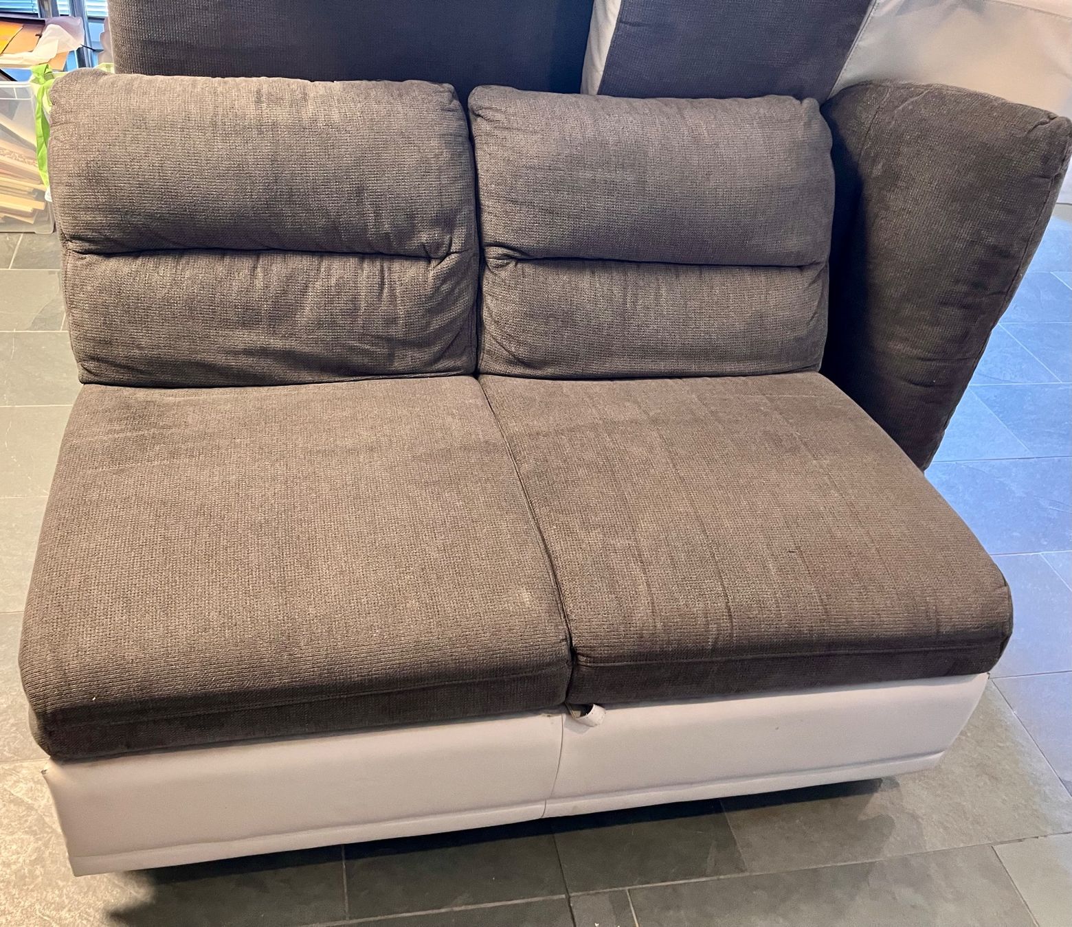 Ikea Divani: Sofa Ikea gross mit Récamiere Stoff – Usato da Uster venduto da colmo 3