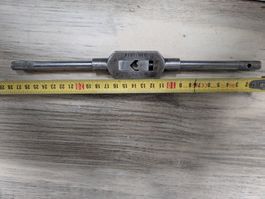 Gewindeschneider Handgriff DIN 1814 4X9 mm gebraucht