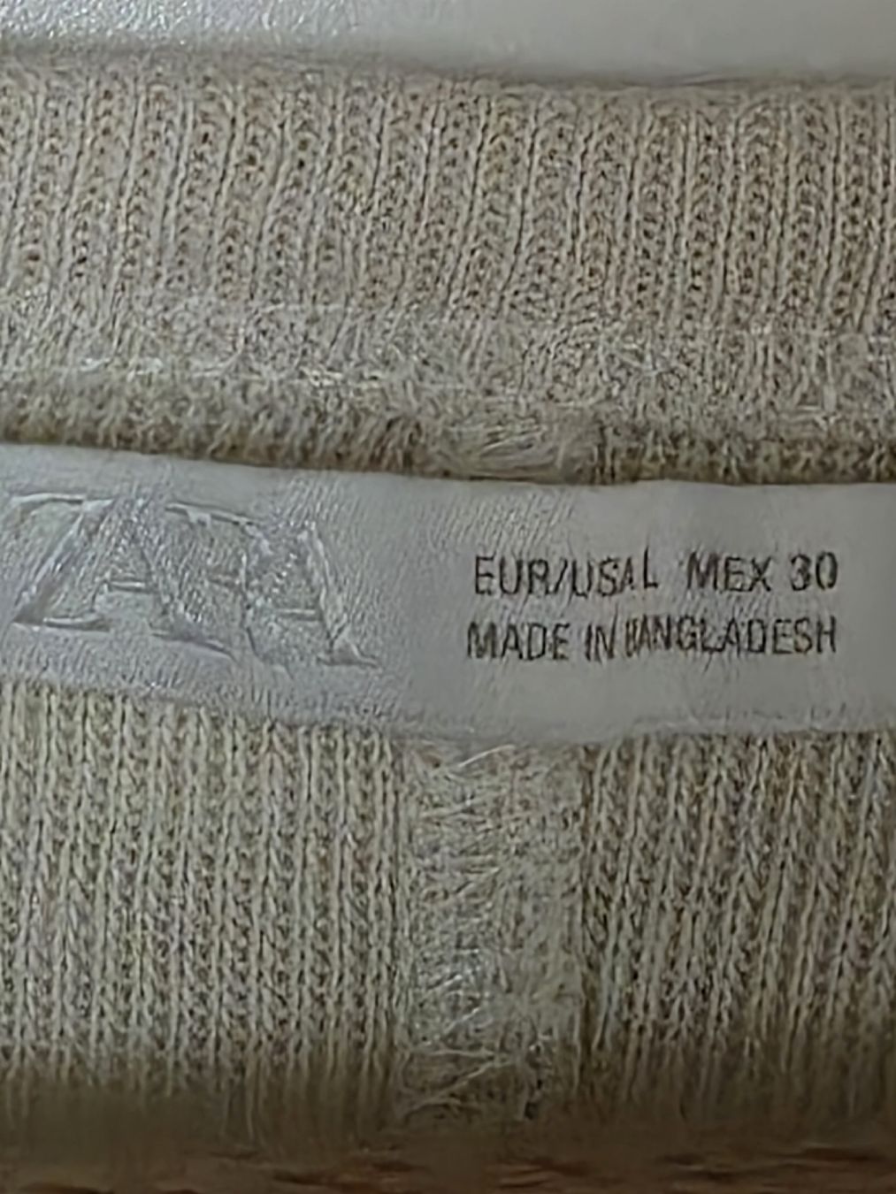 Zara T-shirt: Long sleeve T-Shirt gr L – Nuovo (secondo la descrizione) da Interlaken venduto da NataliiaS 1