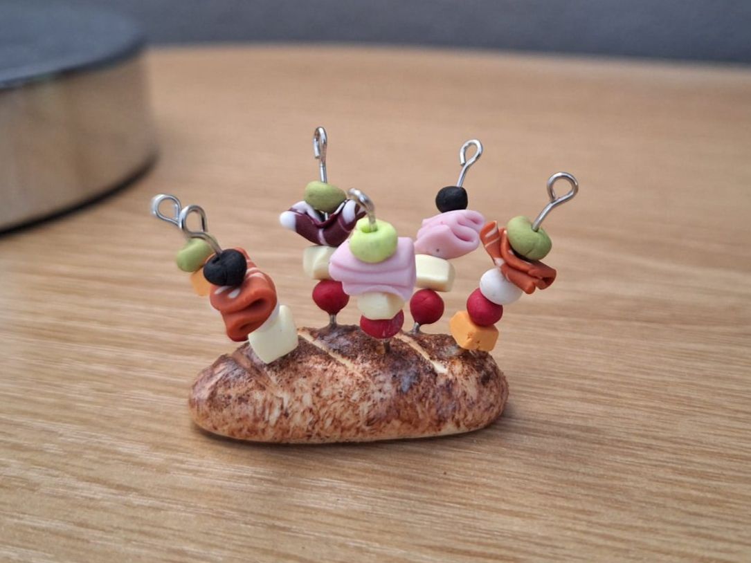Maisons & Meubles de poupées: Retro Partyspiesschen Brot Handgemacht – Neuf (Voir description) à Zürich par HandmadeTinyFood 5