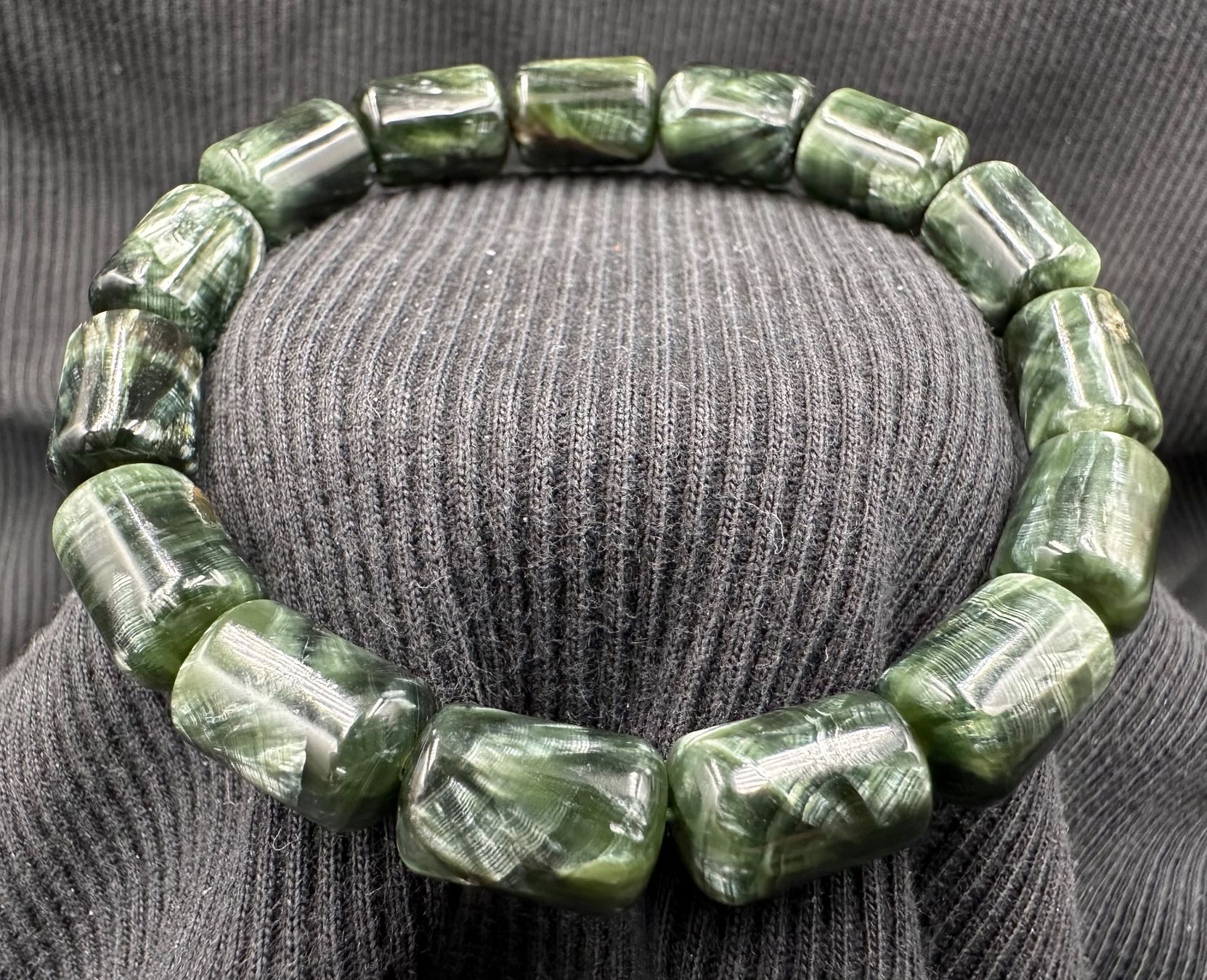 Mineralien & Heilsteine: Einzigartiges Seraphinit Säulen-Armband – Neu und originalverpackt aus Männedorf von cab_cb8m 3