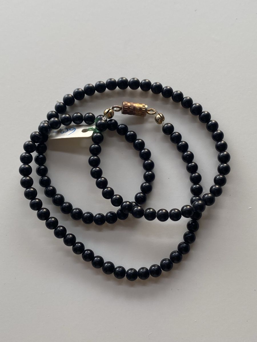 Onyx Catenine: Onyx Halskette Vintage – Usato da Givisiez venduto da dor_xb9k