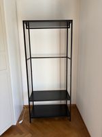 Kleiderständer Metall Schwarz mit Regalen guter Zustand