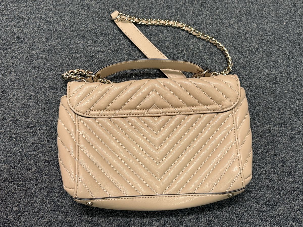 Guess Borse da donna: Damentasche Guess - gesteppt beige mit Kette  – Nuovo (secondo la descrizione) da Zürich venduto da daki81 1